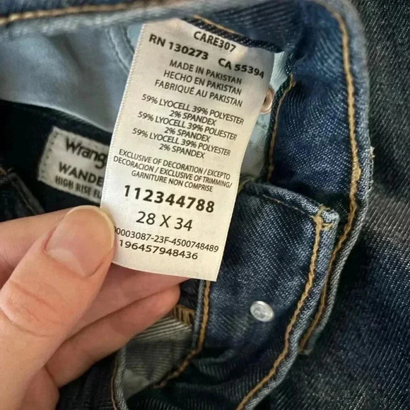 Brand new wrangler jeans dark wash high waisted flare bootcut style size 28x34! - Picture 5 of 11